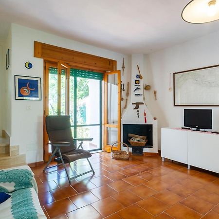 Awesome Home In Manduria With Kitchen エクステリア 写真