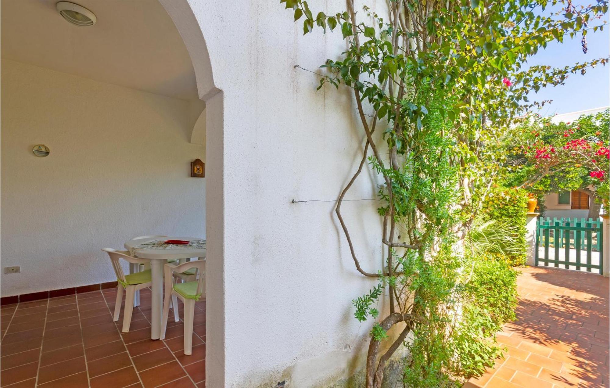 Awesome Home In Manduria With Kitchen エクステリア 写真