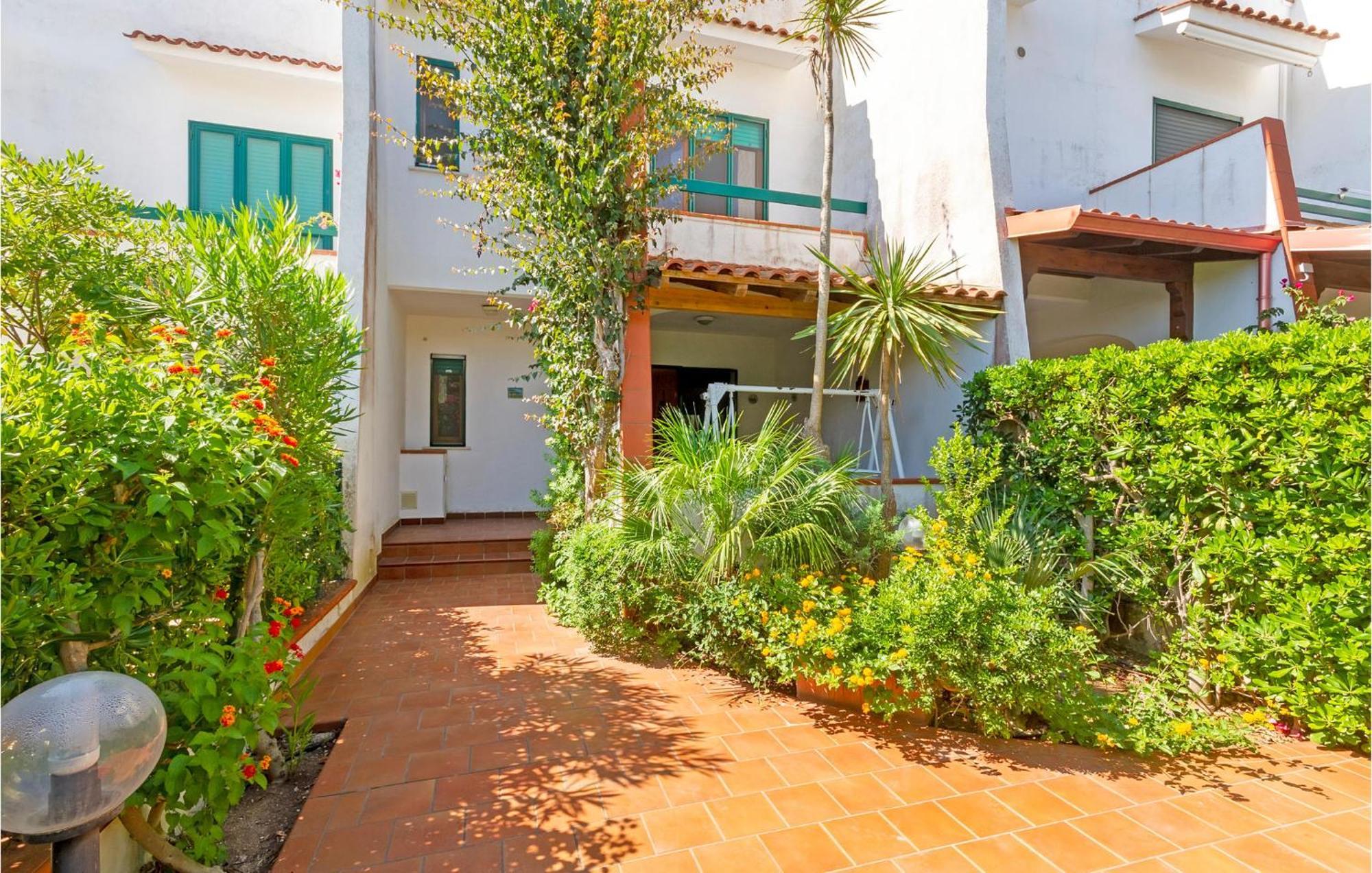 Awesome Home In Manduria With Kitchen エクステリア 写真