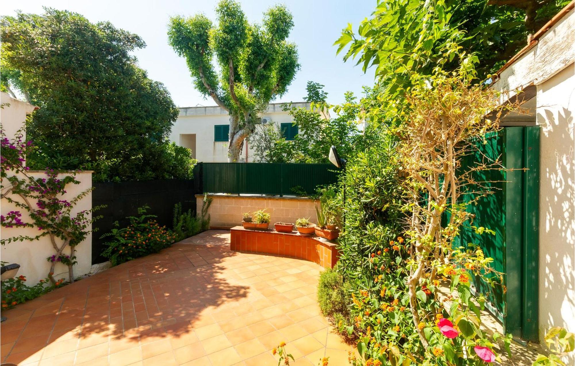Awesome Home In Manduria With Kitchen エクステリア 写真