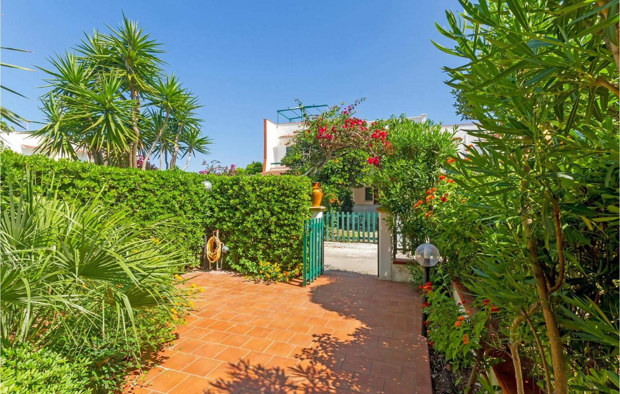 Awesome Home In Manduria With Kitchen エクステリア 写真